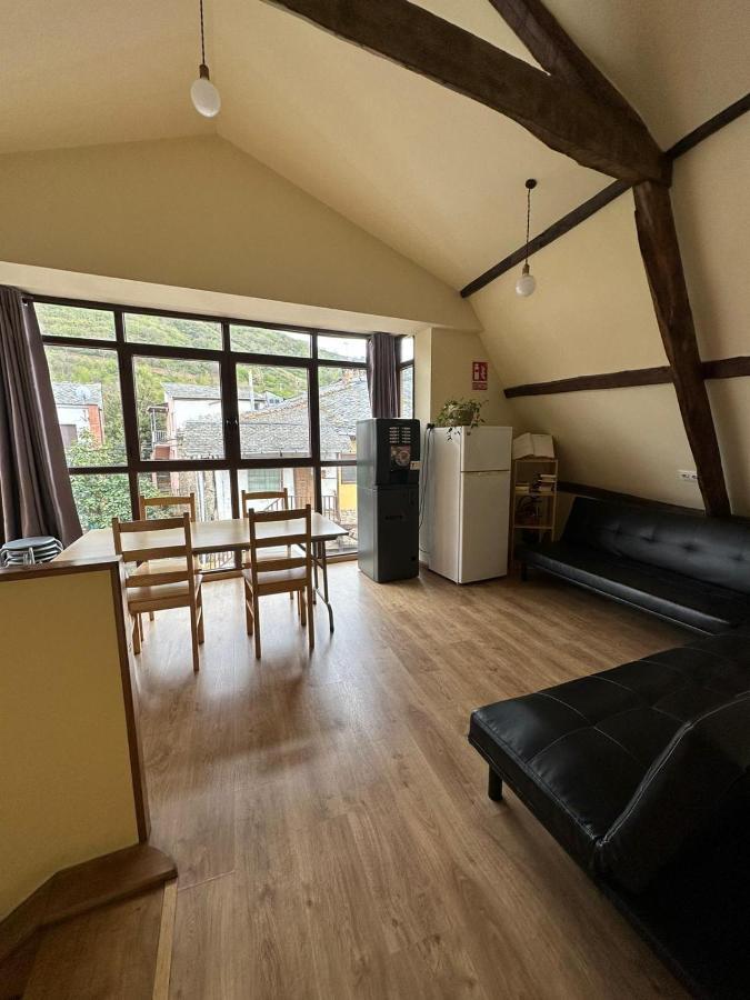 Albergue De Peregrinos Compostela 몰리나세카 외부 사진